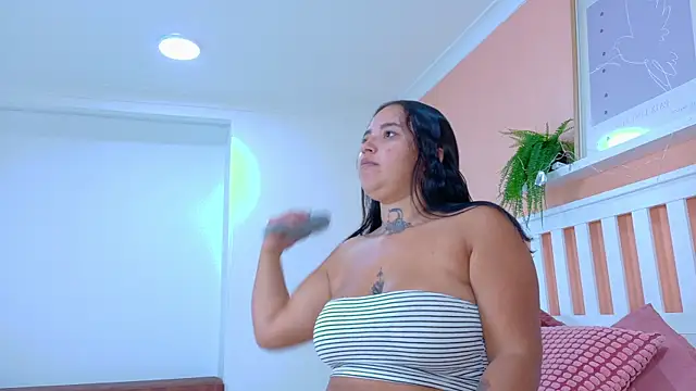 BriannaBennett   online show from September 11, 2025, 9:04 pm