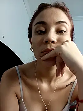 Snapshot of dulcelatin21 chatting on December 14, 2025, 5:13 am dulcelatin21 online show from December 14, 2025, 5:13 am