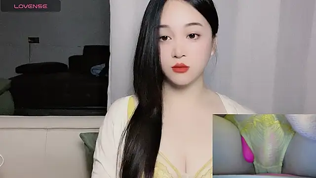 woaiqinqin online show from December 14, 2025, 3:06 pm