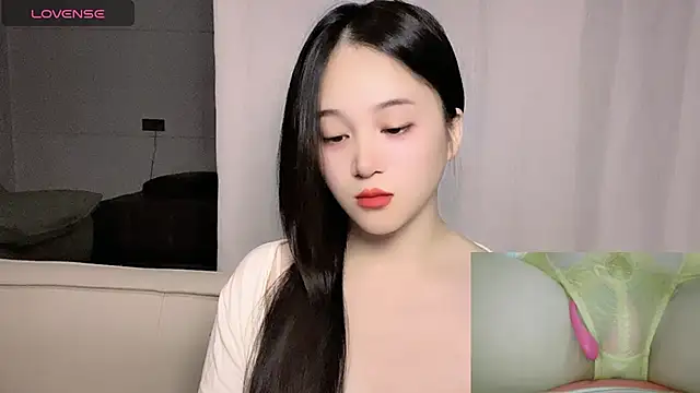 woaiqinqin online show from November 14, 2025, 3:26 pm