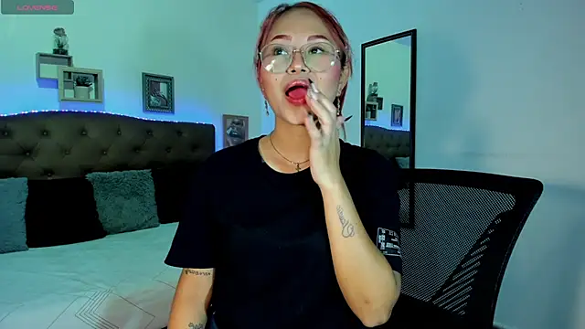 Snapshot of MAYASMITH__ chatting on July 3, 2026, 6:31 am MAYASMITH online show from July 3, 2026, 6:31 am