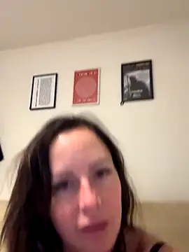 nightingale27 online show from September 18, 2025, 10:51 am