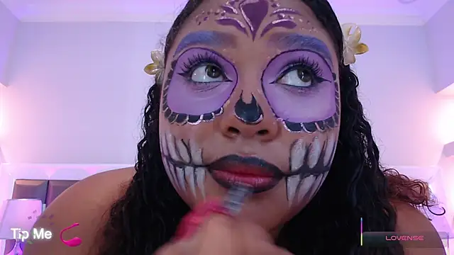 LennaEvans online show from October 31, 2025, 1:08 pm