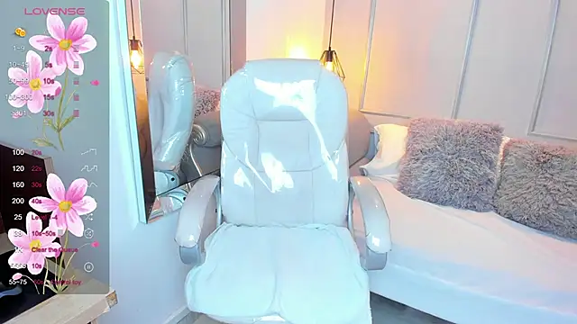 Snapshot of MariathLittle chatting on November 5, 2025, 3:42 am MariathLittle online show from November 5, 2025, 3:42 am