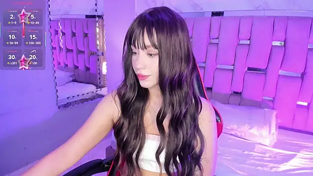 Snapshot of ZharaLux chatting on November 11, 2025, 12:33 pm ZharaLux online show from November 11, 2025, 12:33 pm