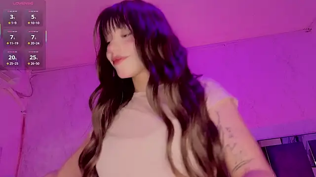 Snapshot of ZharaLux chatting on November 12, 2025, 12:53 pm ZharaLux online show from November 12, 2025, 12:53 pm