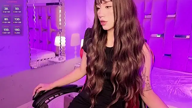 Snapshot of ZharaLux chatting on November 23, 2025, 12:37 pm ZharaLux online show from November 23, 2025, 12:37 pm