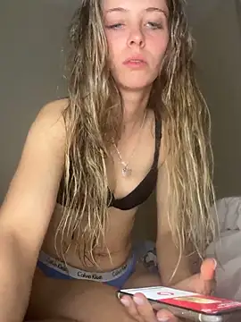 Snapshot of Angelloverxo chatting on September 14, 2025, 11:49 pm Angelloverxo online show from September 14, 2025, 11:49 pm