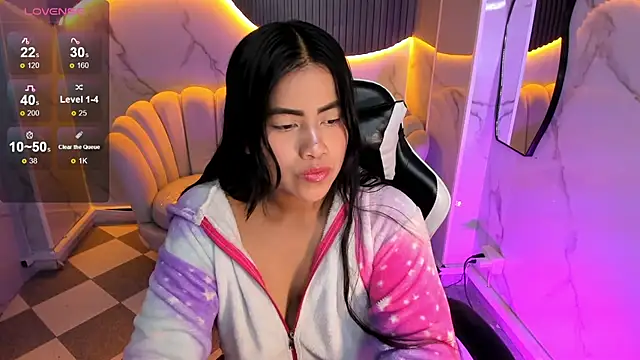 Snapshot of Victoria_b_ chatting on October 23, 2025, 7:56 pm Victoria b online show from October 23, 2025, 7:56 pm