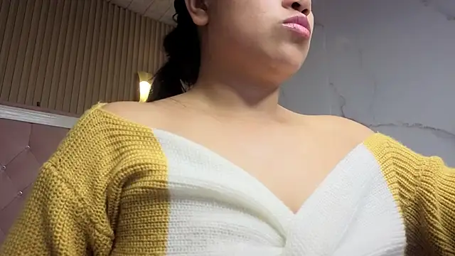 Snapshot of Victoria_b_ chatting on November 21, 2025, 7:57 pm Victoria b online show from November 21, 2025, 7:57 pm