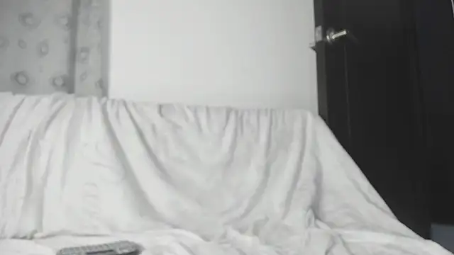 mila dash online show from November 29, 2025, 2:12 am