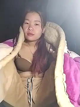 Snapshot of lylylove chatting on November 28, 2025, 10:04 am lylylove online show from November 28, 2025, 10:04 am