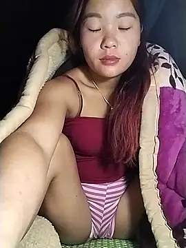 Snapshot of lylylove chatting on December 2, 2025, 8:21 pm lylylove online show from December 2, 2025, 8:21 pm