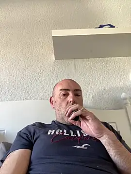 Richmcgee online show from April 18, 2026, 3:58 pm