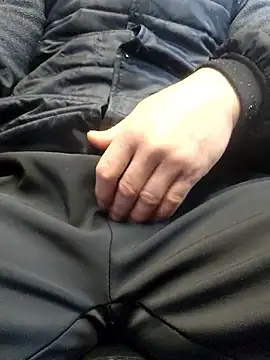 Snapshot of anggllaaa chatting on December 15, 2025, 2:28 am anggllaaa online show from December 15, 2025, 2:28 am