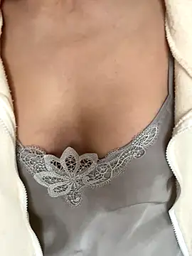 Snapshot of xiiuuff18 chatting on October 30, 2025, 11:56 pm xiiuuff18 online show from October 30, 2025, 11:56 pm