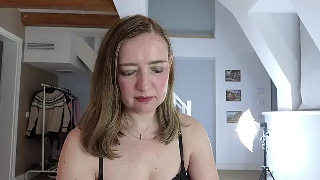 Snapshot of Blue_Angel_Sweet chatting on November 21, 2025, 4:22 am Blue Angel Sweet online show from November 21, 2025, 4:22 am