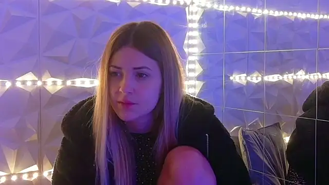 Snapshot of Aishha_ chatting on December 2, 2025, 6:15 am Aishha online show from December 2, 2025, 6:15 am