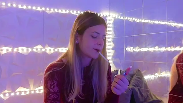 Snapshot of Aishha_ chatting on November 4, 2025, 6:06 am Aishha online show from November 4, 2025, 6:06 am