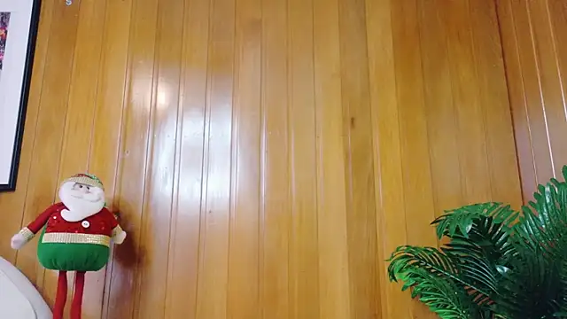 Zafiro Gem  online show from December 1, 2025, 8:42 pm