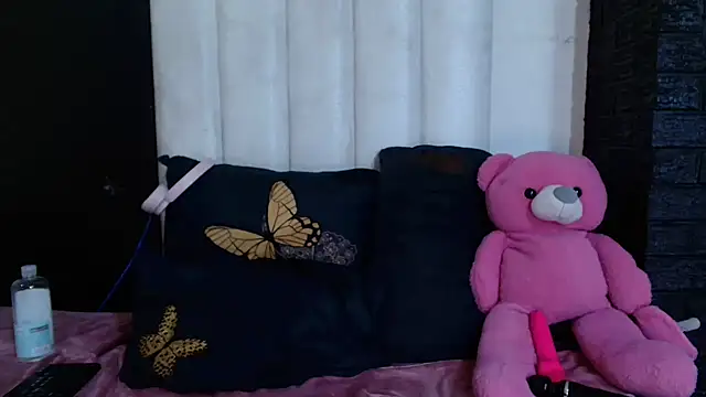 DarkQueen25x online show from March 8, 2026, 2:26 am