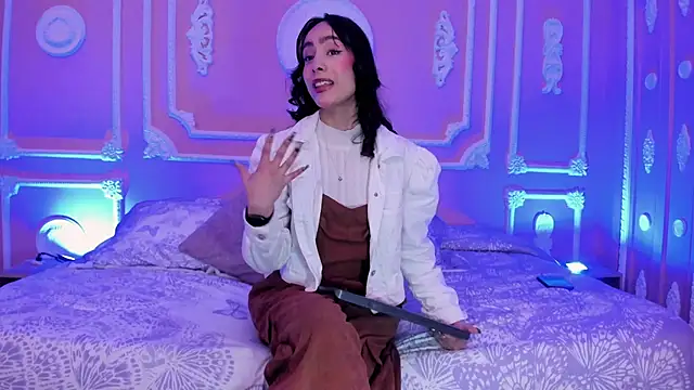 aitana johns online show from November 25, 2025, 12:05 pm