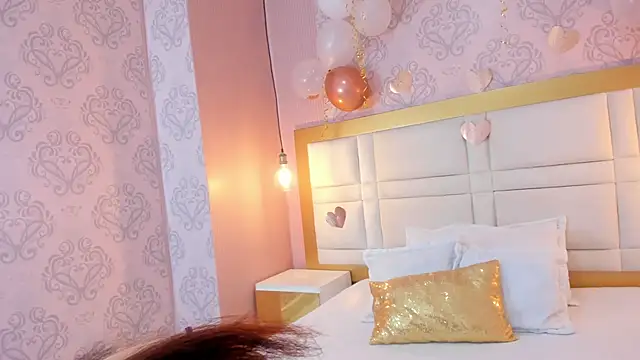 Snapshot of Briana_24 chatting on November 3, 2025, 7:28 pm Briana 24 online show from November 3, 2025, 7:28 pm