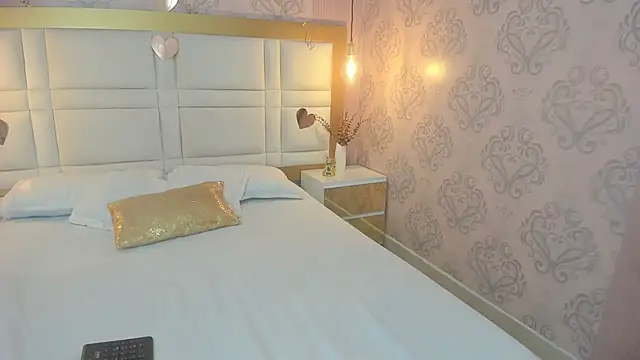 Snapshot of Briana_24 chatting on November 20, 2025, 7:25 pm Briana 24 online show from November 20, 2025, 7:25 pm