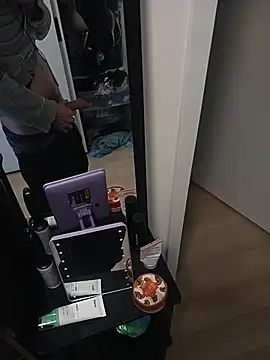 studdd716 online show from March 6, 2026, 3:51 pm