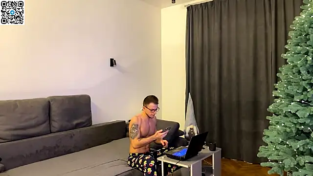 Snapshot of speed_god chatting on December 15, 2025, 9:09 pm speed god online show from December 15, 2025, 9:09 pm