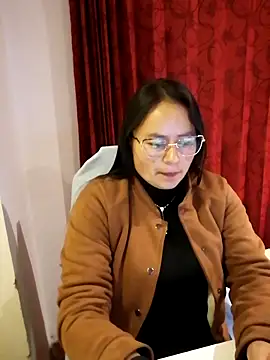 Snapshot of Daliz_Leon chatting on November 16, 2025, 10:57 pm Daliz Leon online show from November 16, 2025, 10:57 pm