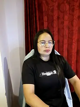 Snapshot of Daliz_Leon chatting on November 26, 2025, 11:16 pm Daliz Leon online show from November 26, 2025, 11:16 pm