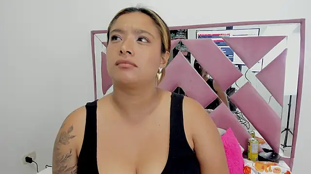 bellalumi online show from November 19, 2025, 4:45 am