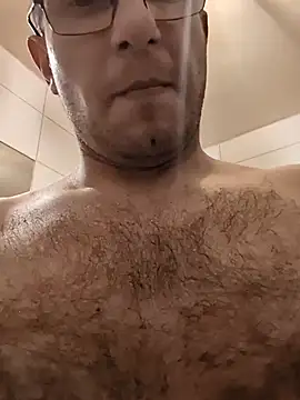 MC353535 online show from April 2, 2026, 11:11 pm