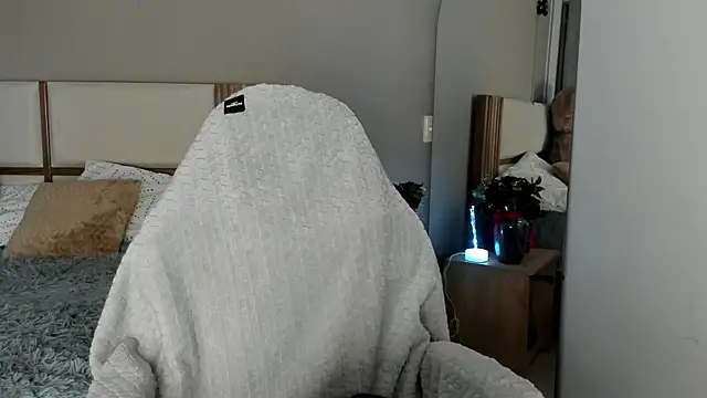 Snapshot of EmystarX chatting on February 25, 2026, 11:37 pm EmystarX online show from February 25, 2026, 11:37 pm