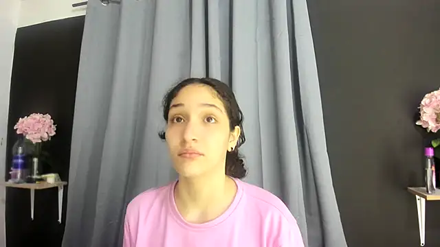 Snapshot of TeensNews18 chatting on January 9, 2026, 12:01 pm TeensNews18 online show from January 9, 2026, 12:01 pm