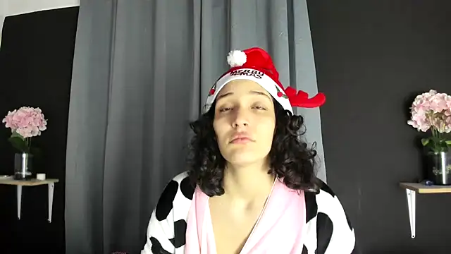 Snapshot of TeensNews18 chatting on December 19, 2025, 11:45 am TeensNews18 online show from December 19, 2025, 11:45 am