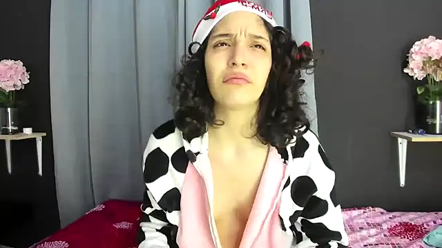 Snapshot of TeensNews18 chatting on December 18, 2025, 11:36 am TeensNews18 online show from December 18, 2025, 11:36 am