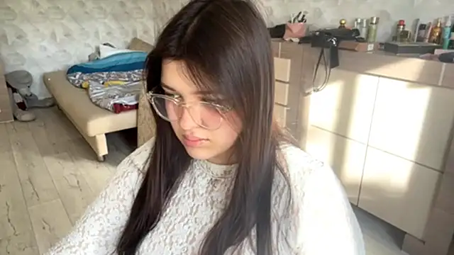 Snapshot of CarylWeatherholtz chatting on October 1, 2025, 12:53 pm CarylWeatherholtz online show from October 1, 2025, 12:53 pm