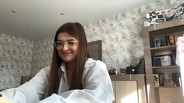 Snapshot of CarylWeatherholtz chatting on September 13, 2025, 1:22 pm CarylWeatherholtz online show from September 13, 2025, 1:22 pm