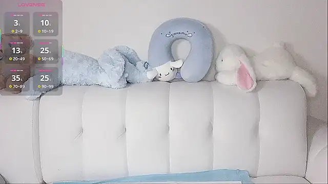 Snapshot of LuLu-Moon chatting on October 21, 2025, 8:36 am LuLu-Moon online show from October 21, 2025, 8:36 am