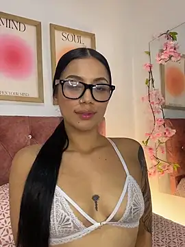 GabiHills online show from December 22, 2025, 7:25 pm