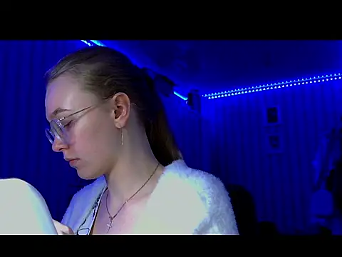 bellameow88 online show from December 15, 2025, 11:27 am