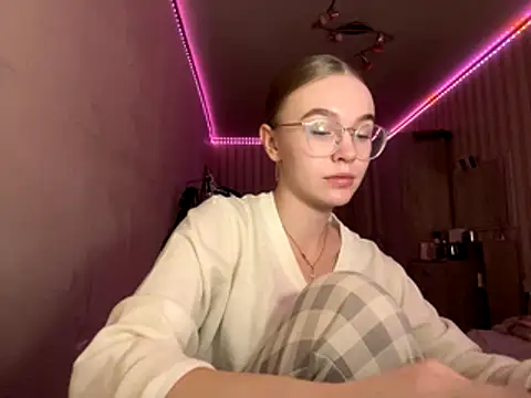 bellameow88 online show from November 12, 2025, 10:52 am