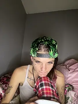 Snapshot of ittybittymeryssa chatting on November 17, 2025, 6:12 pm ittybittymeryssa online show from November 17, 2025, 6:12 pm