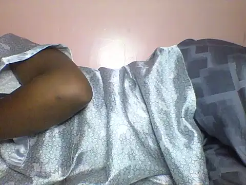 Snapshot of Moongodessy chatting on December 16, 2025, 10:47 pm Moongodessy online show from December 16, 2025, 10:47 pm