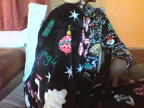 Snapshot of Moongodessy chatting on February 27, 2026, 12:27 pm Moongodessy online show from February 27, 2026, 12:27 pm