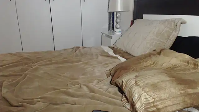 Snapshot of petite_danielle chatting on November 23, 2025, 12:09 am petite danielle online show from November 23, 2025, 12:09 am