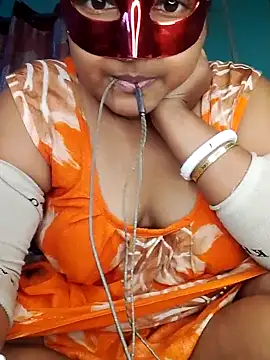 Snapshot of mimi87hoty chatting on December 18, 2025, 9:36 am mimi87hoty online show from December 18, 2025, 9:36 am