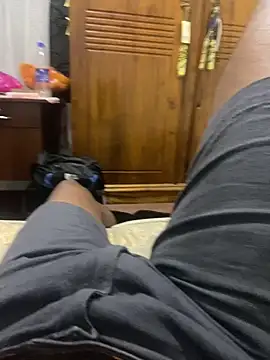 Snapshot of Senurak99 chatting on December 18, 2025, 2:43 pm Senurak99 online show from December 18, 2025, 2:43 pm